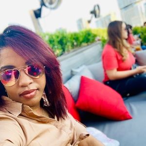 Meet your Posher, Whitney